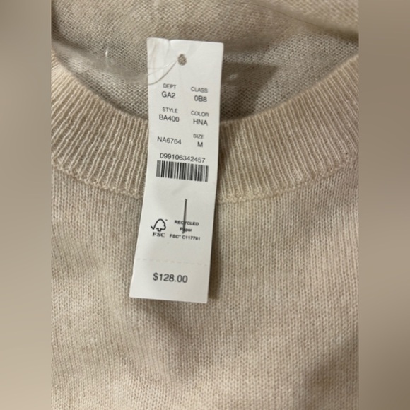 Jcrew Women’s 100% Cashmere sweater. NWT. Elegant Cream Knit Top - Picture 3 of 4